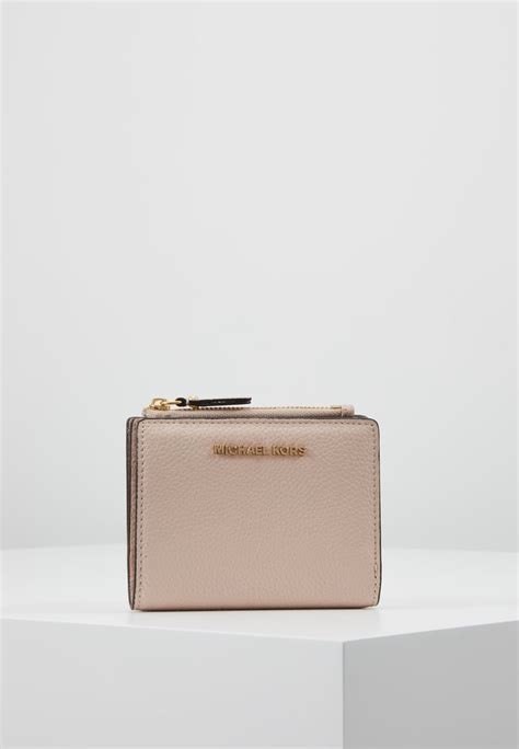 michael kors soft pink wallet.